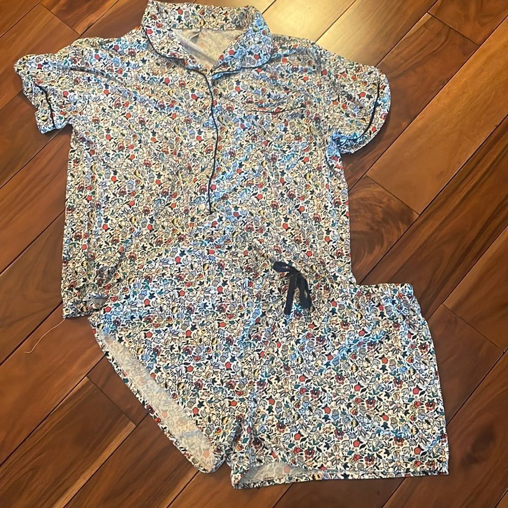 ED Ellen Degeneres 2 Piece Short Sleeve Top and Shorts Pajamas PJs - L